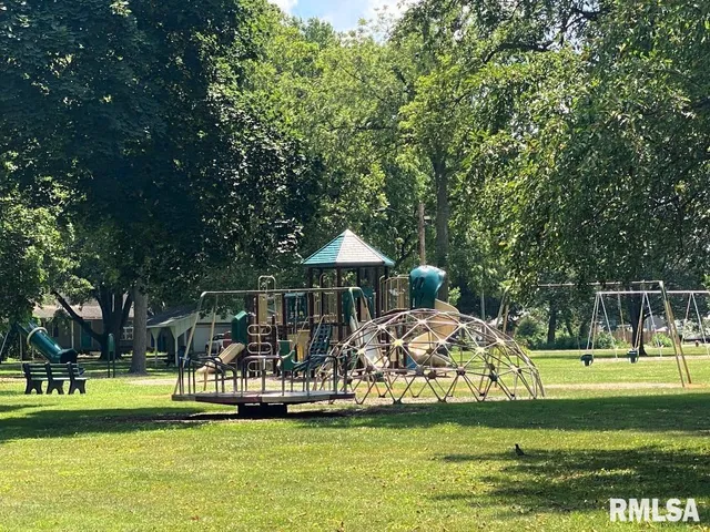 $179,500 | 14 West Market Street, Piper City, IL 60959