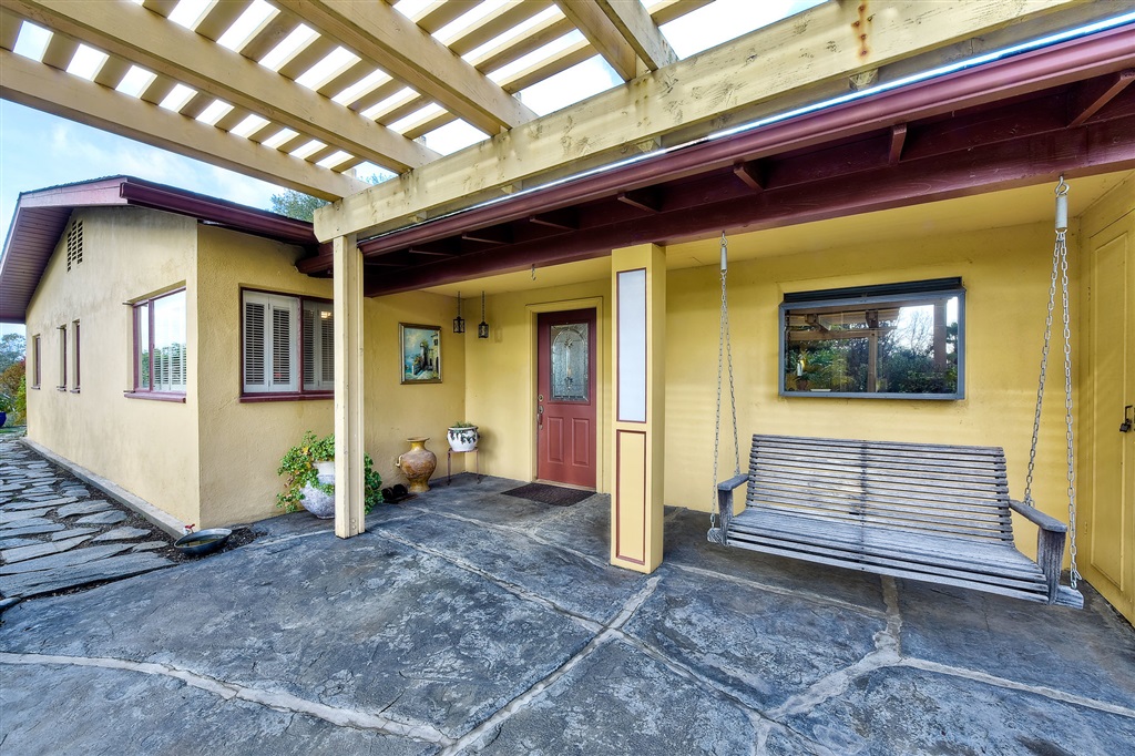 1067 Overbrook Lane Fallbrook, CA 92028 - Photo 3 of 25 Gallery Image 3