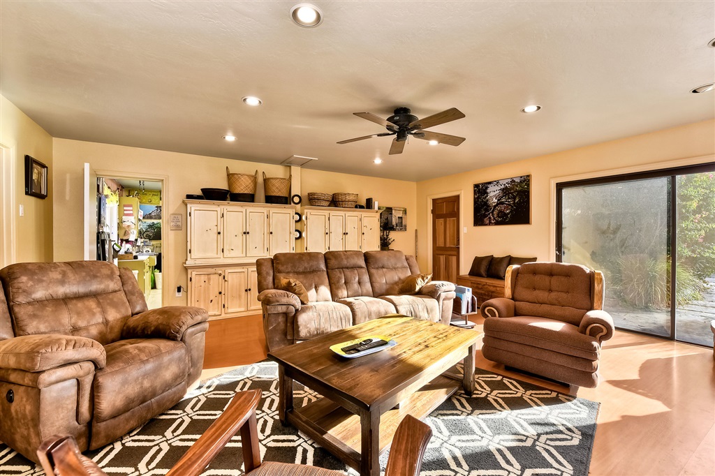 1067 Overbrook Lane Fallbrook, CA 92028 - Photo 7 of 25 Gallery Image 7