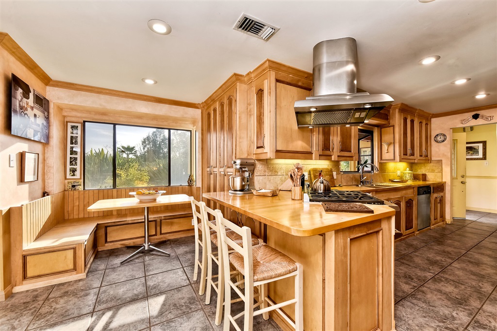 1067 Overbrook Lane Fallbrook, CA 92028 - Photo 8 of 25 Gallery Image 8