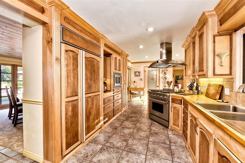 1067 Overbrook Lane Fallbrook, CA 92028 - Photo 9 of 25 Gallery Image 9