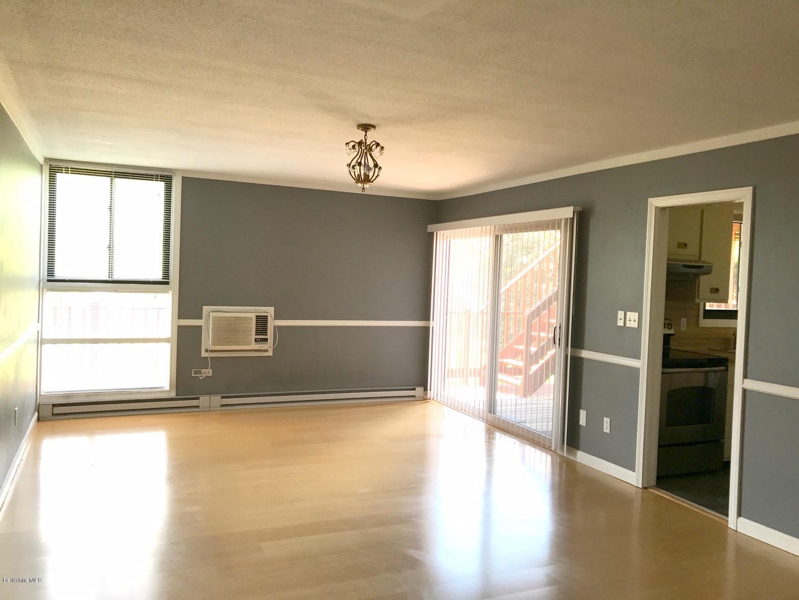 189 Stratton Road, Unit A5 Williamstown, MA 01267 - Photo 3 of 18 living room
