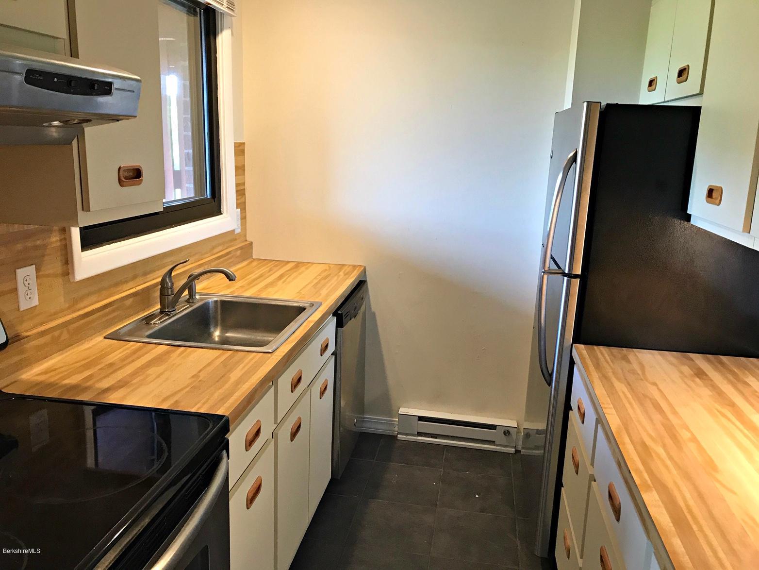 189 Stratton Road, Unit A5 Williamstown, MA 01267 - Photo 7 of 18 kitchen