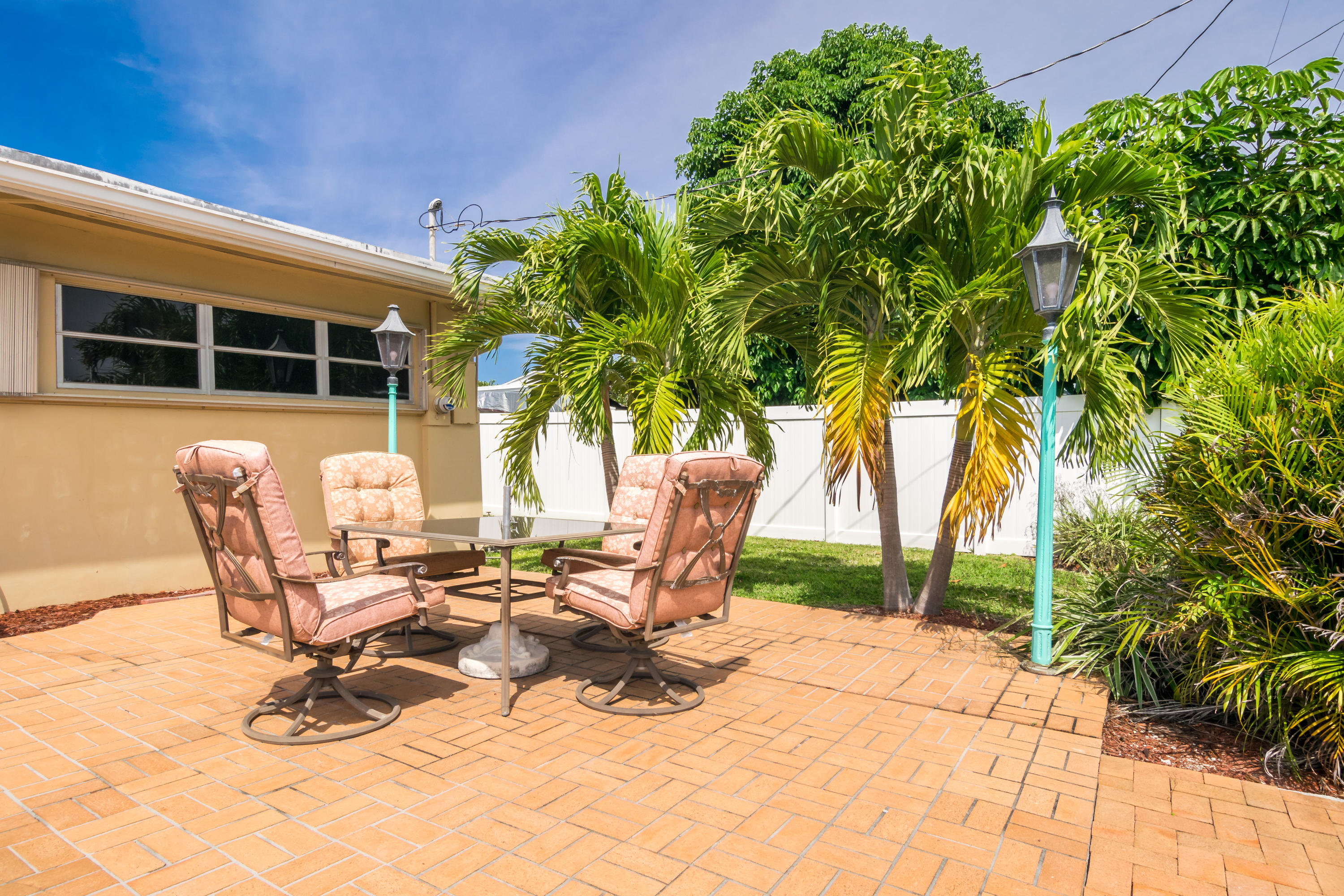 450 Northeast 25th Terrace Boca Raton, FL 33431 - Photo 5 of 30 DSC_0081