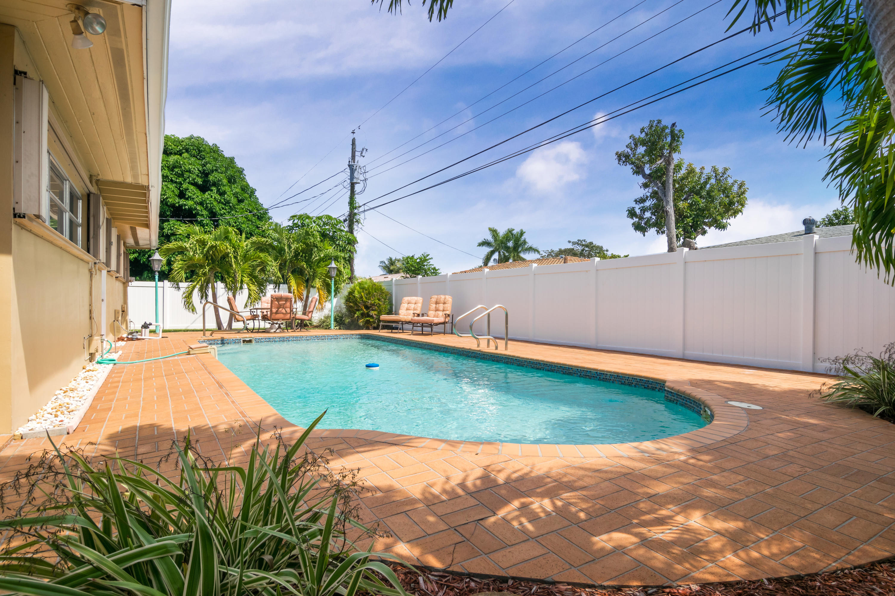 450 Northeast 25th Terrace Boca Raton, FL 33431 - Photo 8 of 30 DSC_0085