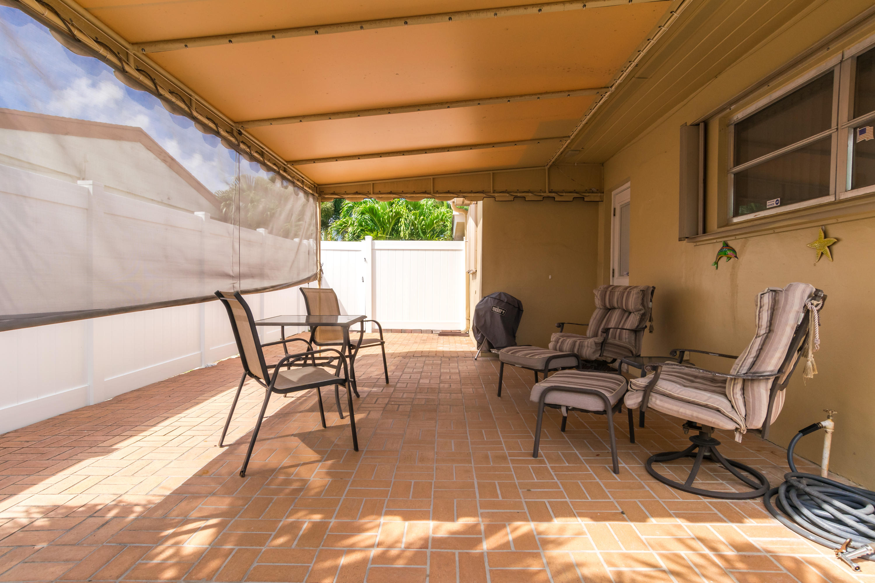 450 Northeast 25th Terrace Boca Raton, FL 33431 - Photo 9 of 30 DSC_0086