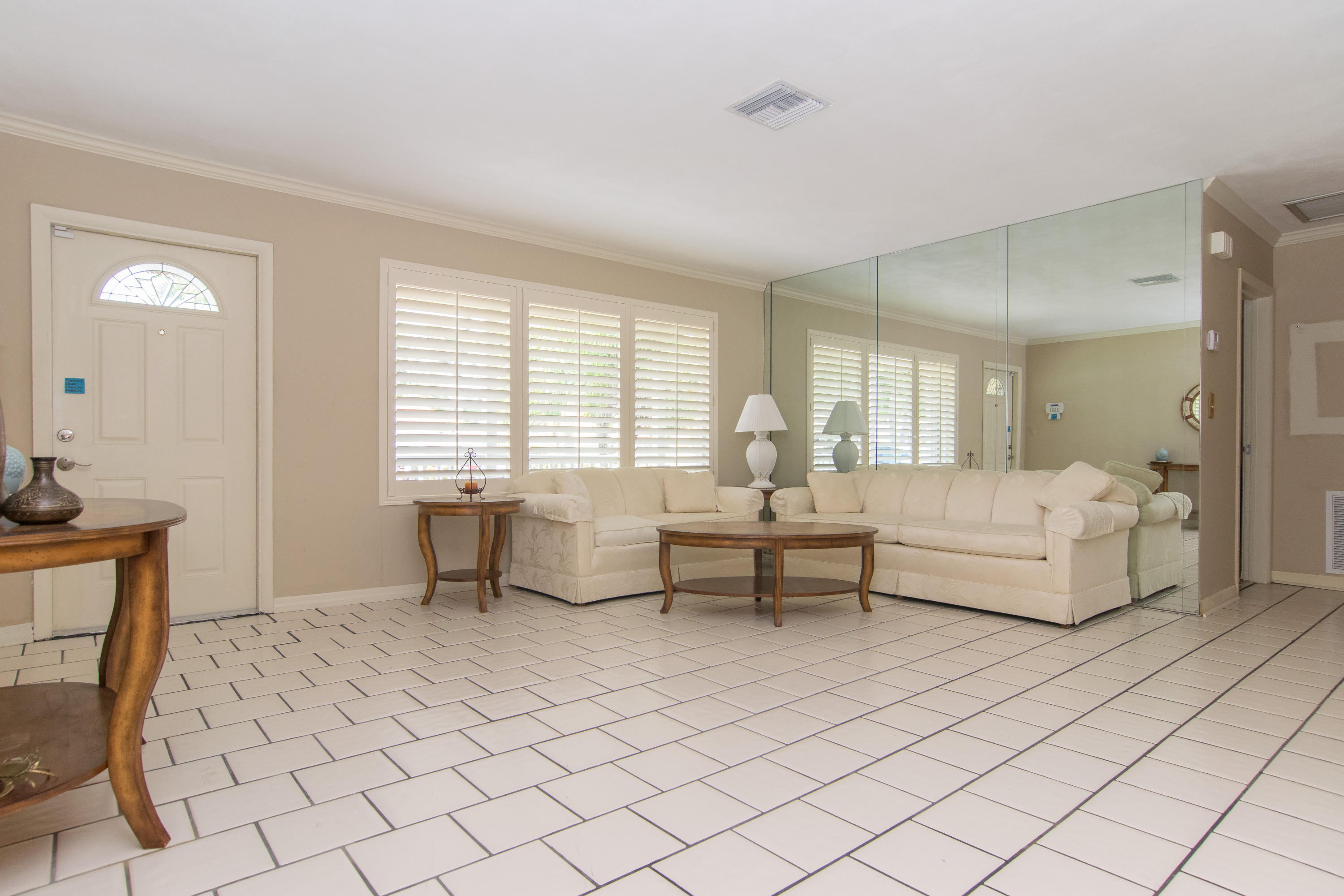 450 Northeast 25th Terrace Boca Raton, FL 33431 - Photo 10 of 30 DSC_0094