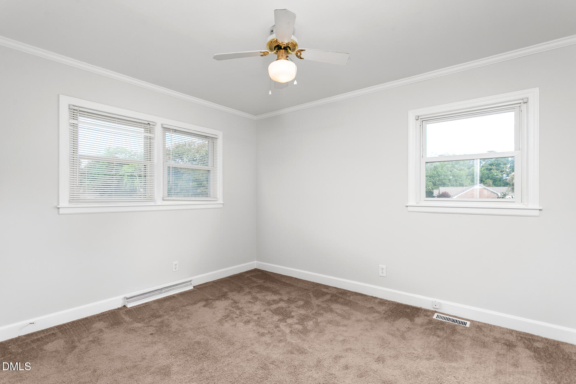 264 Dixon Road Graham, NC 27253 - Photo 11 of 26 264 Dixon Road-15