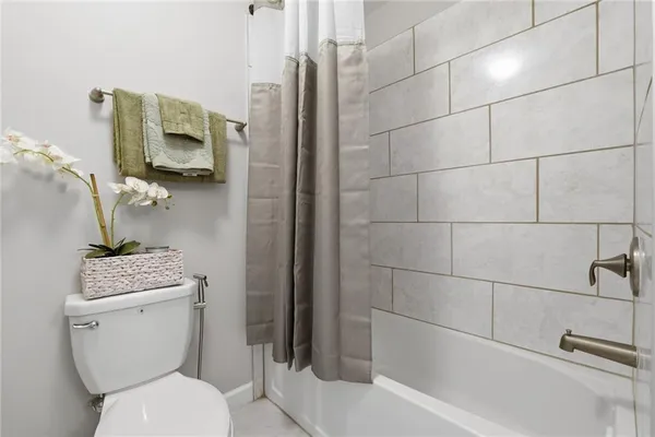 $950,000 | 5085 Mistwater Lane, Cumming, GA 30040