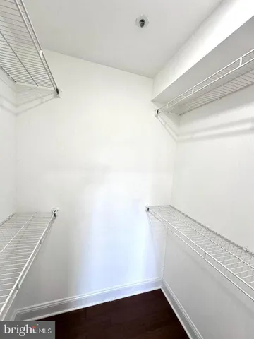 $1,800 | 3307 Wyndham Circle, Unit 3165, Alexandria, VA 22302