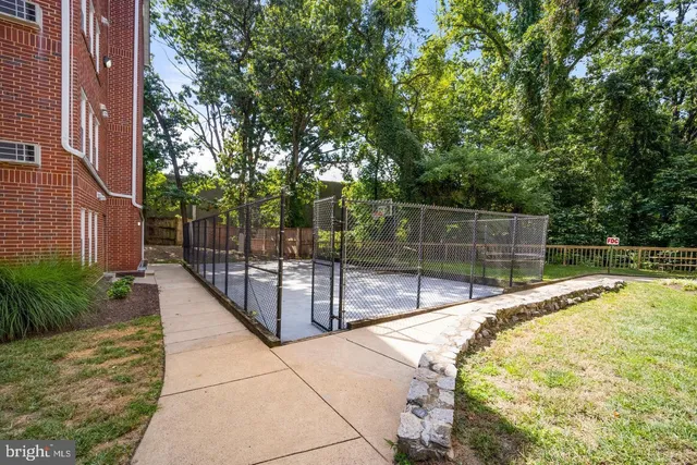 $1,800 | 3307 Wyndham Circle, Unit 3165, Alexandria, VA 22302