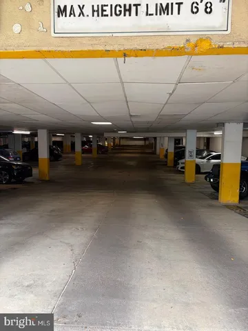 $1,800 | 3307 Wyndham Circle, Unit 3165, Alexandria, VA 22302