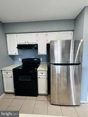 $1,800 | 3307 Wyndham Circle, Unit 3165, Alexandria, VA 22302