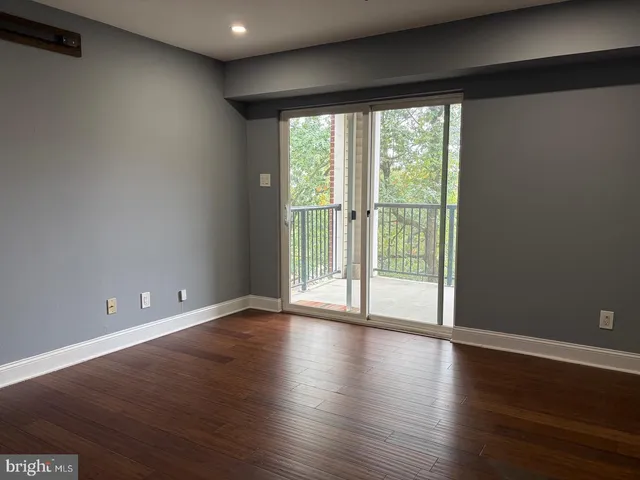 $1,800 | 3307 Wyndham Circle, Unit 3165, Alexandria, VA 22302