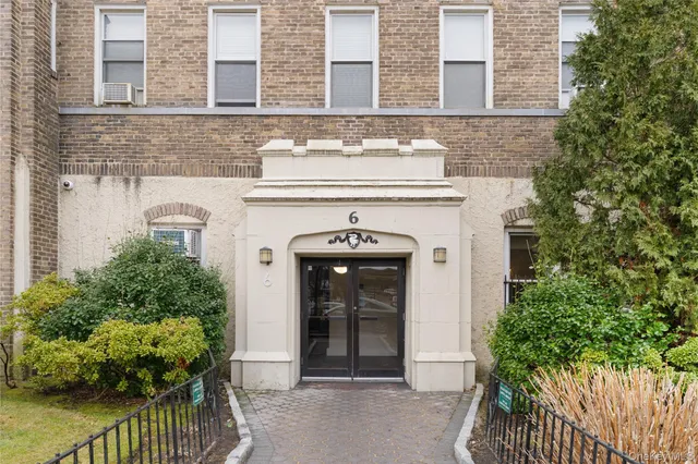 $199,000 | 472 Gramatan Avenue, Unit BLDG 6 BB4, Mount Vernon, NY 10552