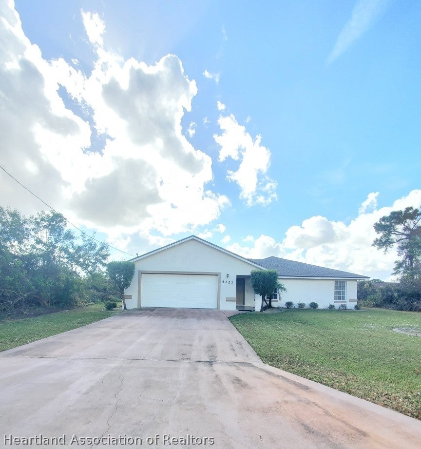 4227 Mackerel Drive Sebring, FL 33870 - Photo 1 of 5 Gallery Image 1