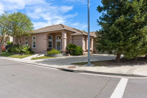 $569,000 | 2100 Paramont Way, Modesto, CA 95355