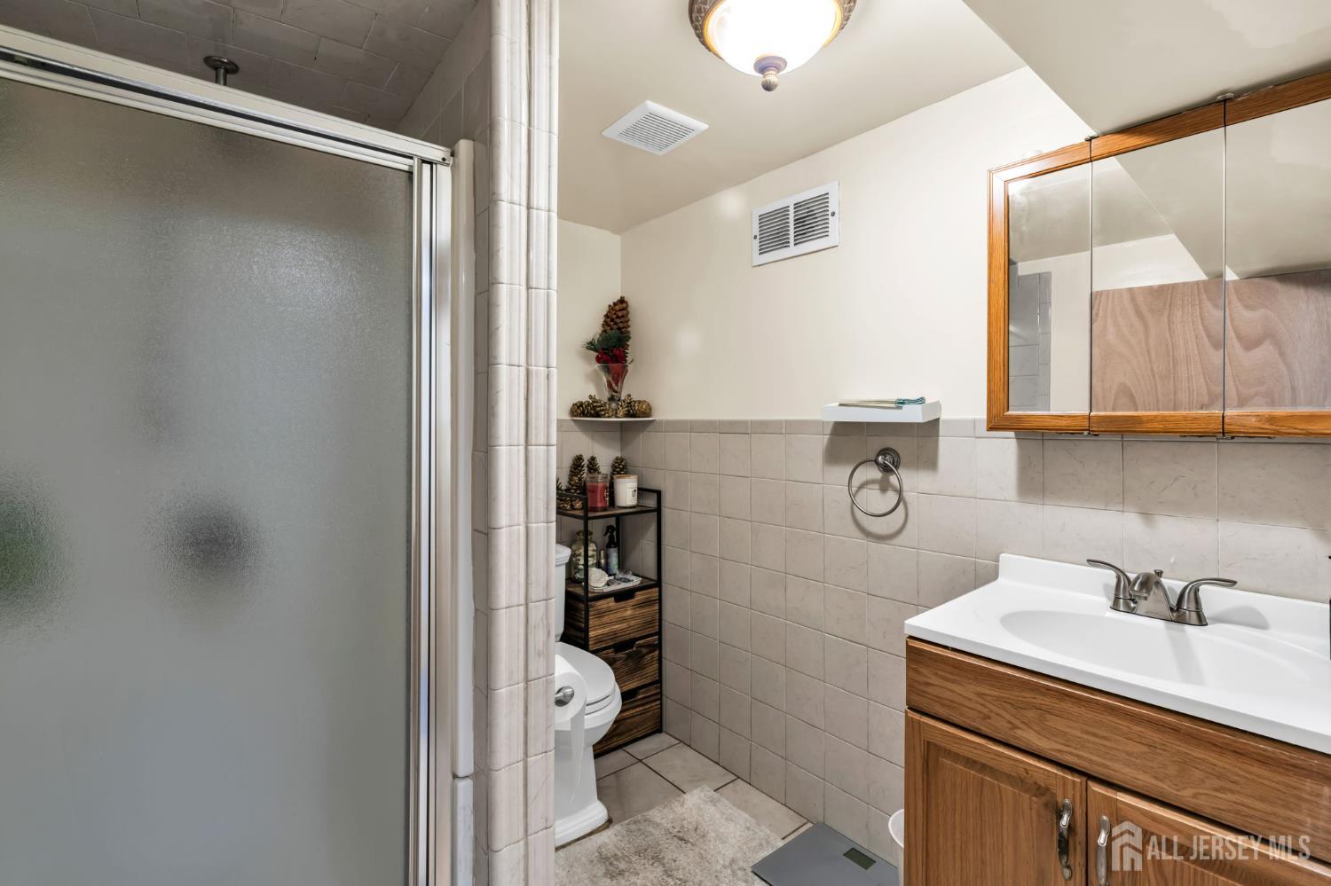 528 High Street Perth Amboy, NJ 08861 - Photo 18 of 31