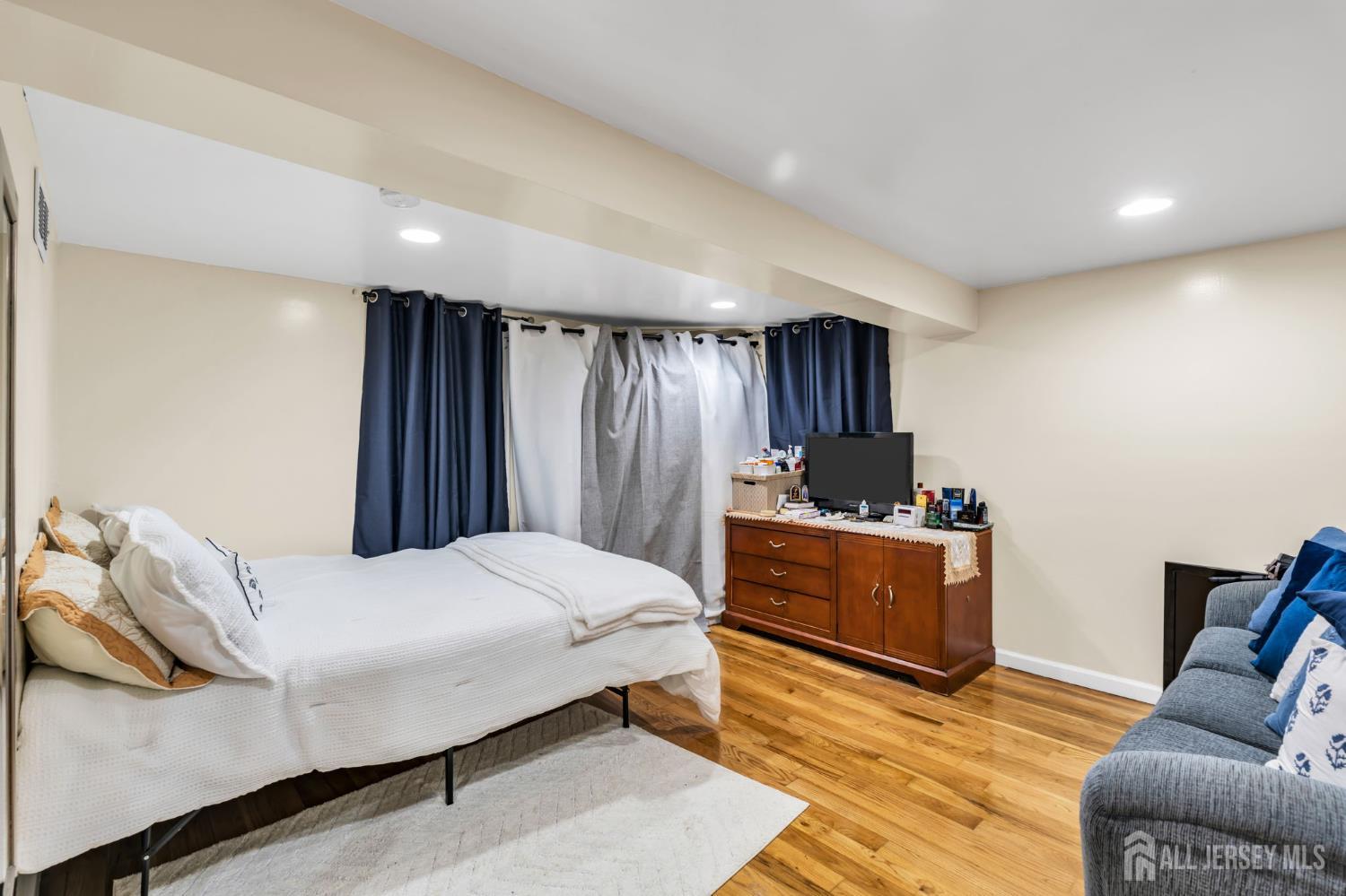 528 High Street Perth Amboy, NJ 08861 - Photo 20 of 31