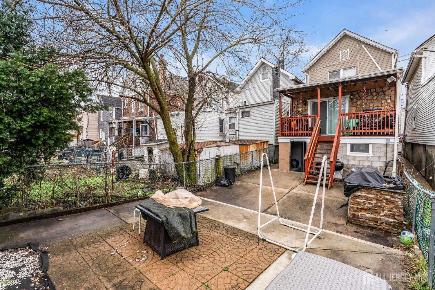 528 High Street Perth Amboy, NJ 08861 - Photo 29 of 31