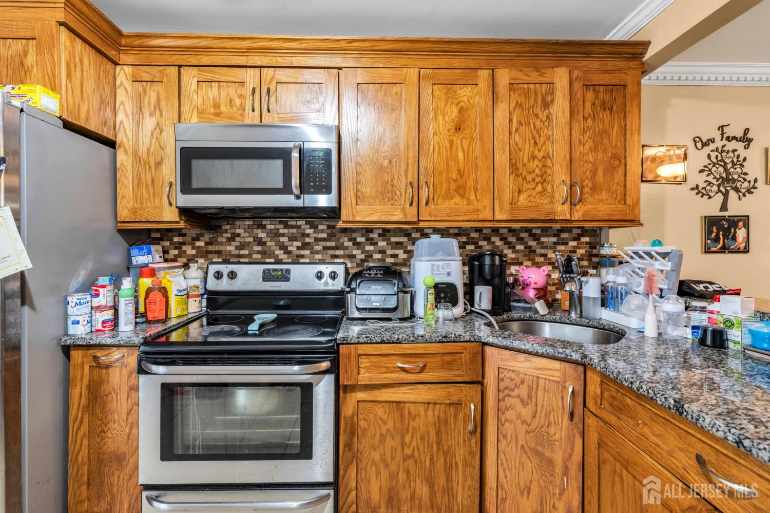 528 High Street Perth Amboy, NJ 08861 - Photo 9 of 31