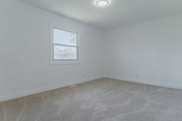 $379,900 | 6925 Edgebrook Lane, Hanover Park, IL 60133