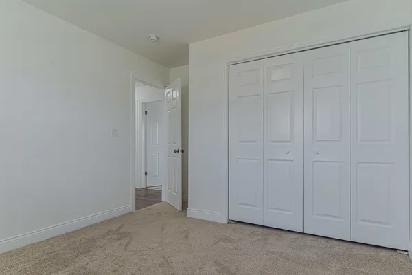 $379,900 | 6925 Edgebrook Lane, Hanover Park, IL 60133