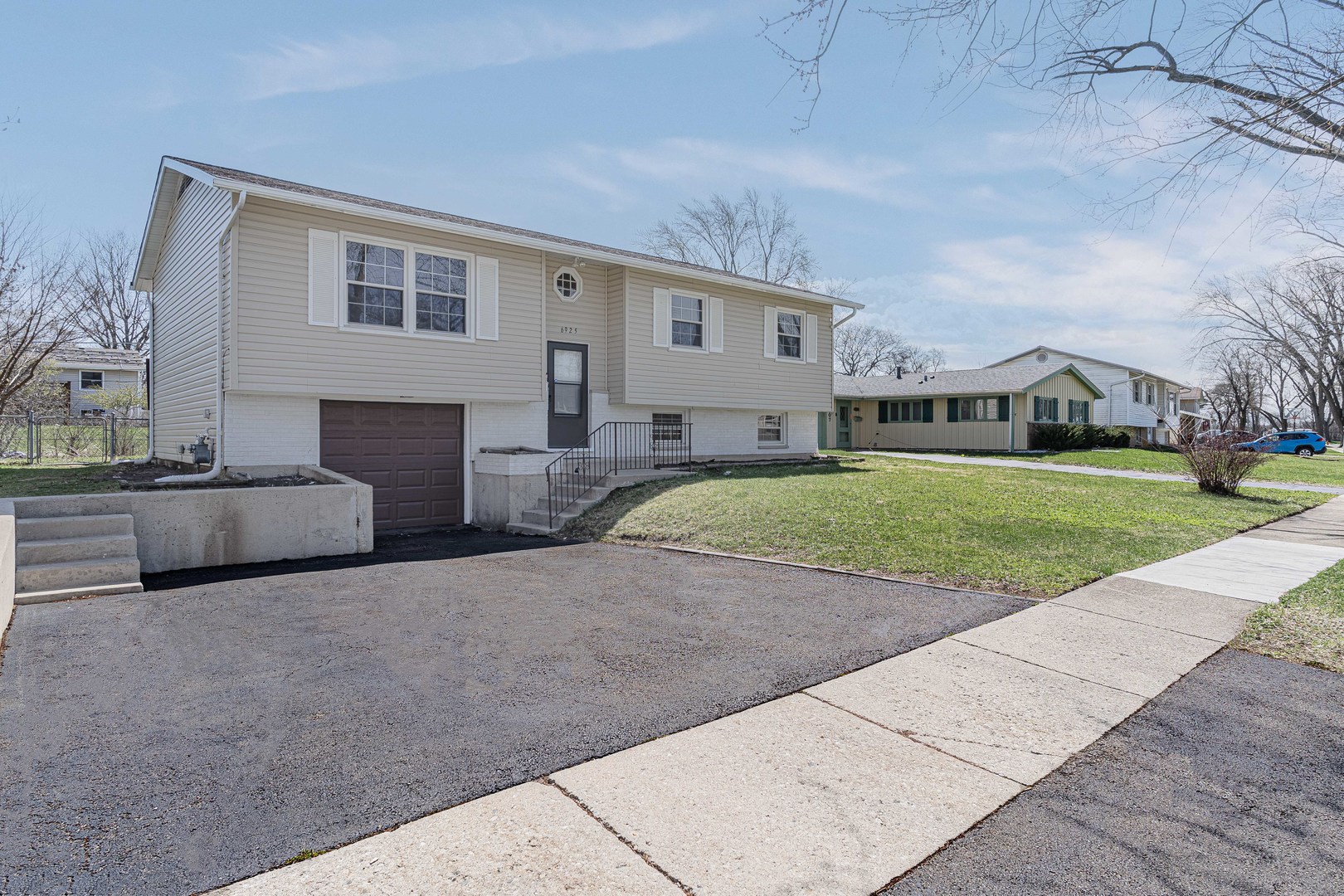 6925 Edgebrook Lane Hanover Park, IL 60133 - Photo 2 of 38
