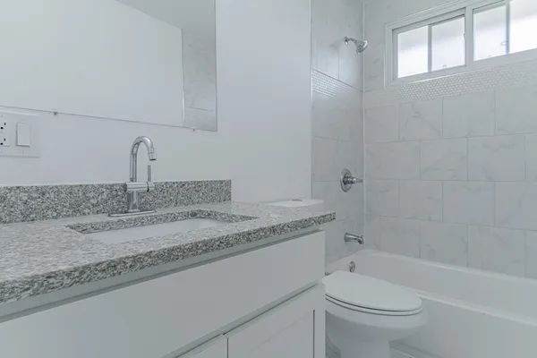 $379,900 | 6925 Edgebrook Lane, Hanover Park, IL 60133