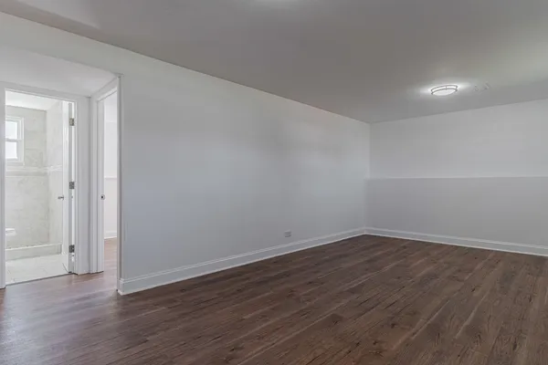 $379,900 | 6925 Edgebrook Lane, Hanover Park, IL 60133