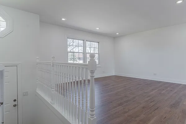 $379,900 | 6925 Edgebrook Lane, Hanover Park, IL 60133
