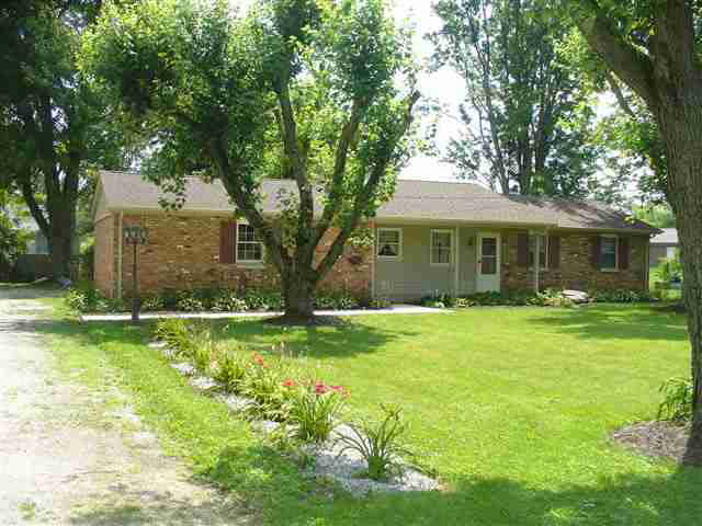 8401 West River Road Yorktown, IN 47396 - Photo 3 of 9 Gallery Image 3