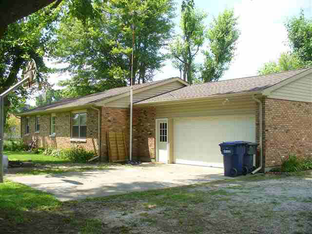 8401 West River Road Yorktown, IN 47396 - Photo 4 of 9 Gallery Image 4