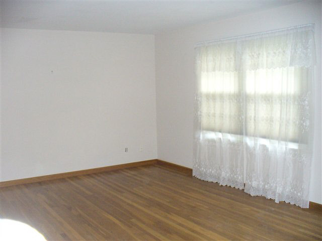 8401 West River Road Yorktown, IN 47396 - Photo 8 of 9 Gallery Image 8