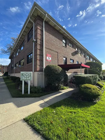 $208,000 | 91 Tulip Avenue, Unit C2, Floral Park, NY 11001