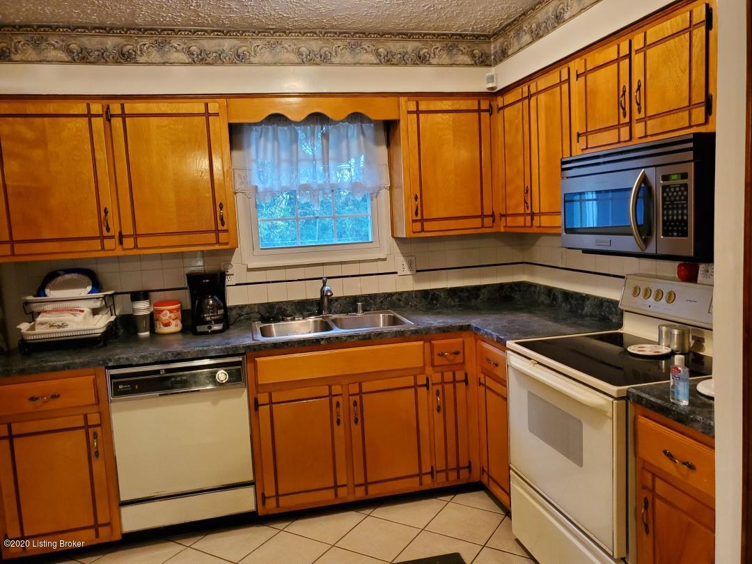 2616 Northern Road Radcliff, KY 40160 - Photo 5 of 44 Kitchen 2