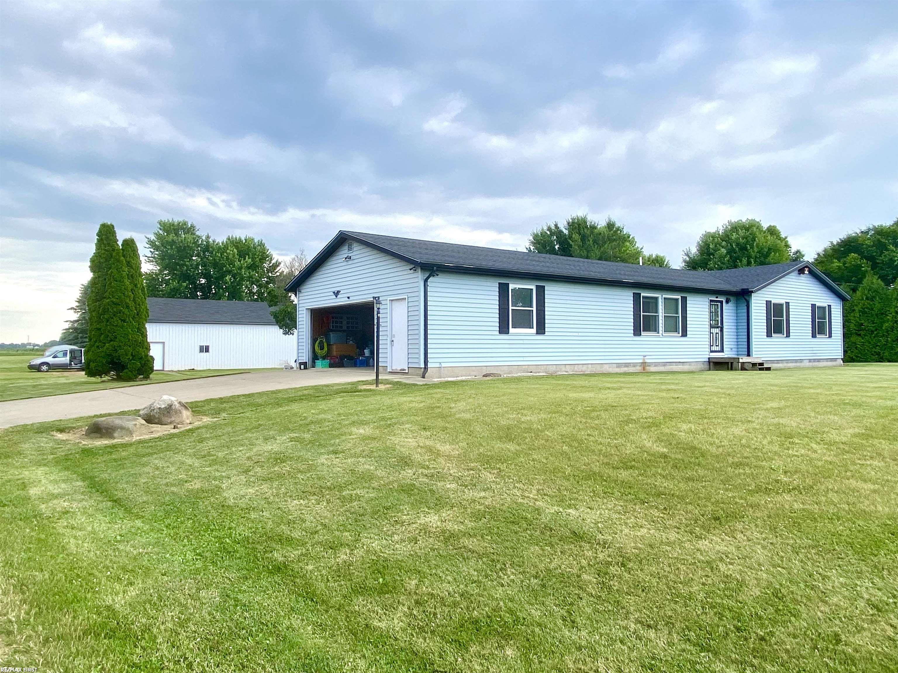 17250 Armada Center Road Armada, MI 48005 - Photo 3 of 32