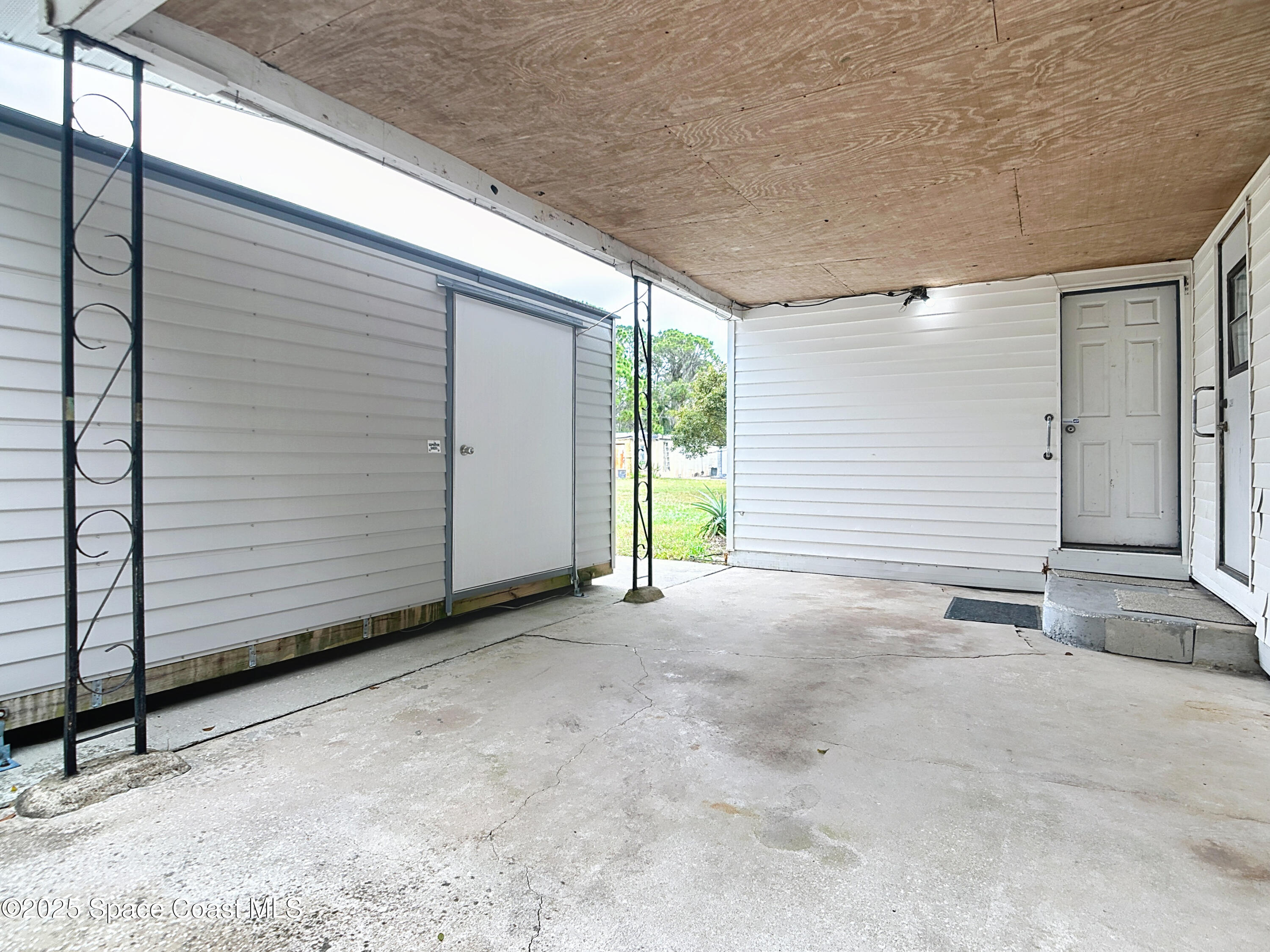 2610 Lee Road Mims, FL 32754 - Photo 13 of 23 Car port