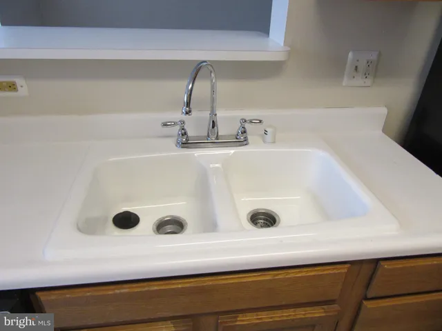 $2,000 | 11006 Koman Circle, Unit 104, Manassas, VA 20109