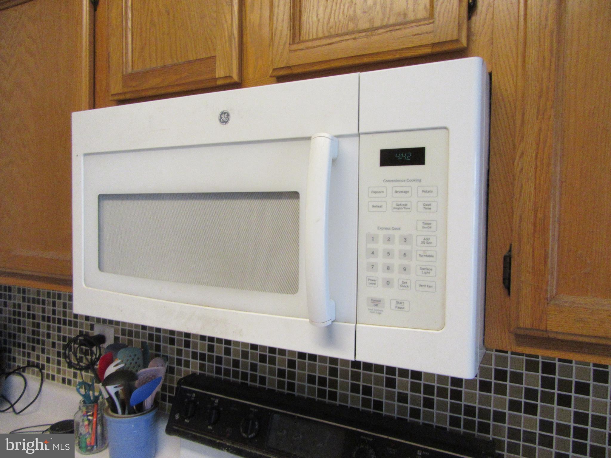 11006 Koman Circle, Unit 104 Manassas, VA 20109 - Photo 14 of 39 Built in Microwave