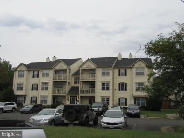 $2,000 | 11006 Koman Circle, Unit 104, Manassas, VA 20109