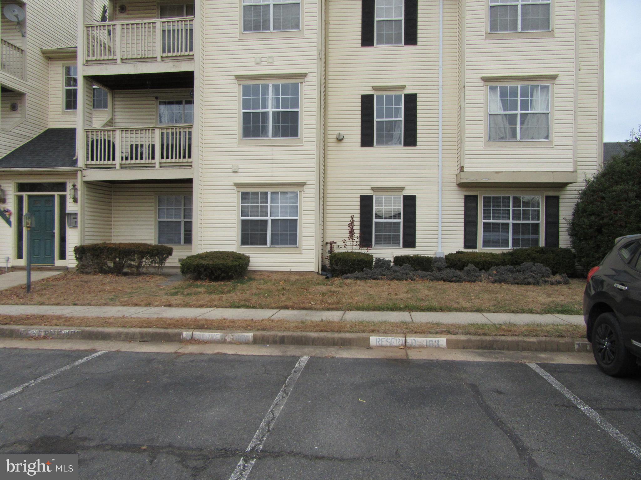 11006 Koman Circle, Unit 104 Manassas, VA 20109 - Photo 3 of 39 Main level unit #104