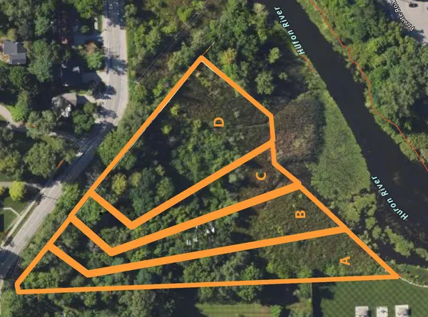 $262,500 | 130 River Drive, Unit ABD, Milford, MI 48381