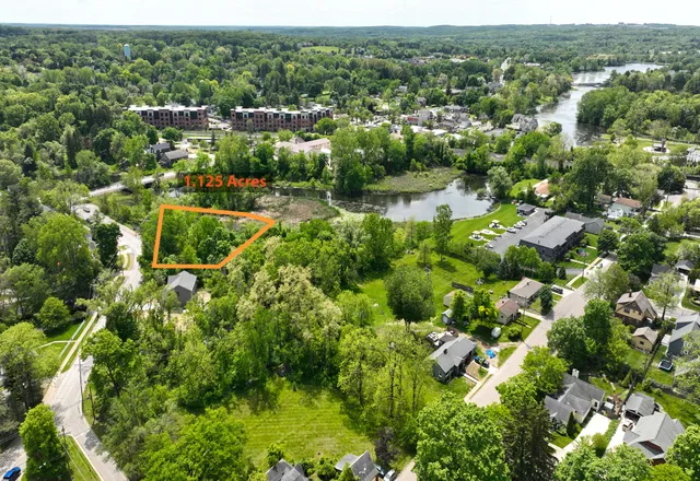 $295,000 | 130 River Drive, Unit ABD, Milford, MI 48381