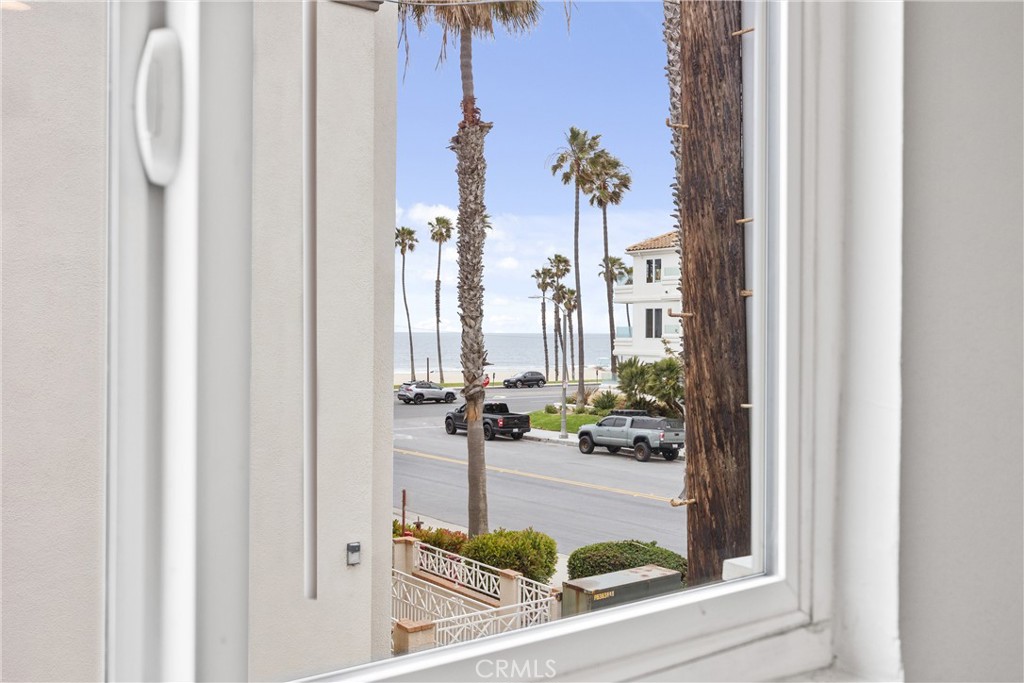 114 10th Street, Unit C Huntington Beach, CA 92648 - Photo 8 of 21