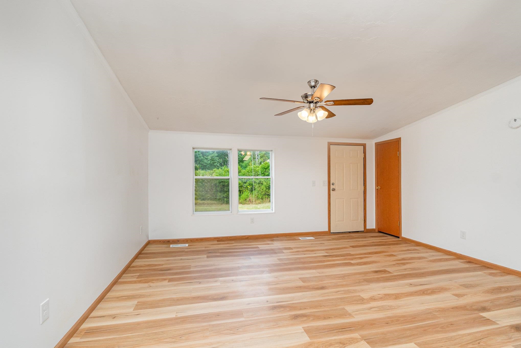 2065 South Meridian Road Midland, MI 48640 - Photo 3 of 27