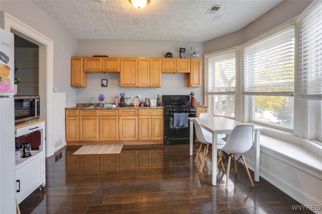 348 Virginia Street Buffalo, NY 14201 - Photo 7 of 50