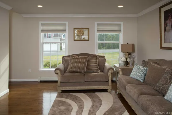 $549,000 | 6 Jamil Court, Poughkeepsie, NY 12603