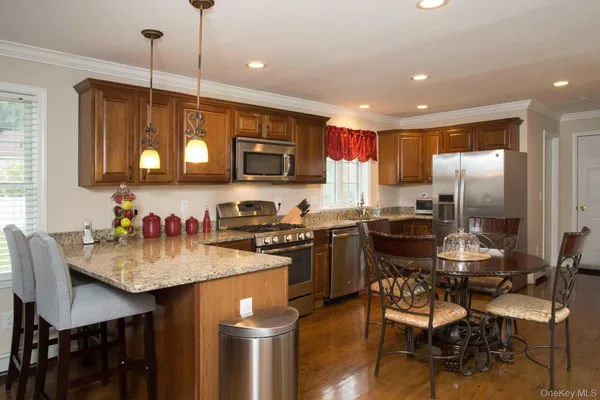 $549,000 | 6 Jamil Court, Poughkeepsie, NY 12603