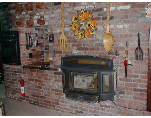 16 Peter Road North Reading, MA 01864 - Photo 2 of 4 Gallery Image 2